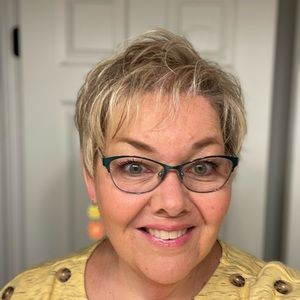 Meet your Posher, Theresa